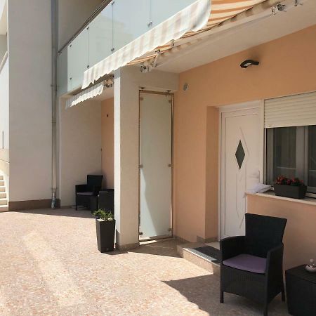 Drop In Split Luxury Suites Exteriör bild