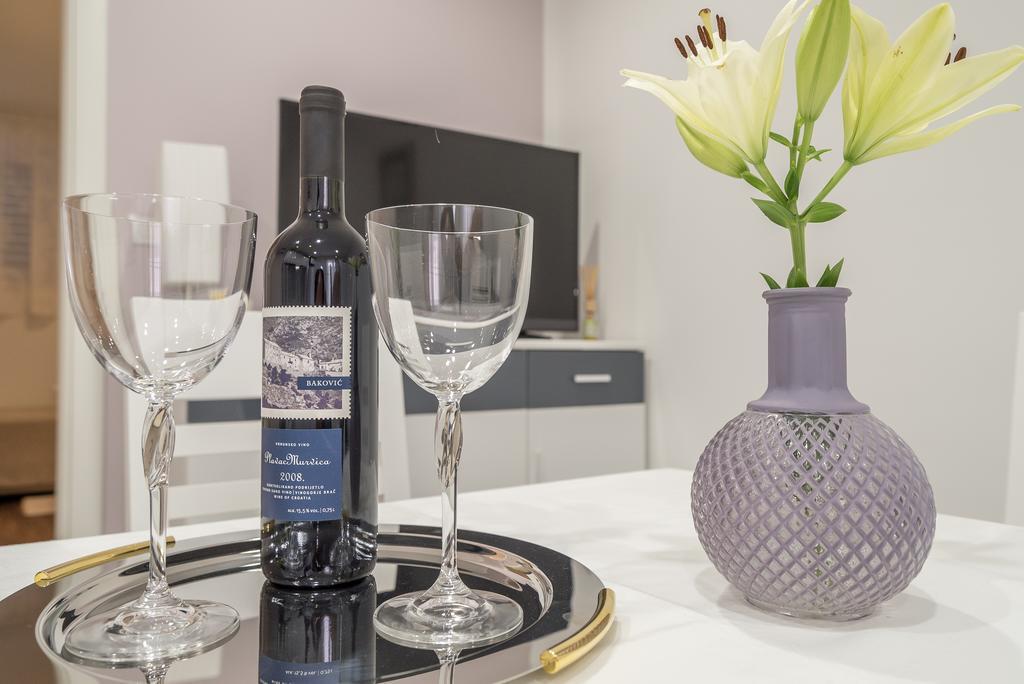 Drop In Split Luxury Suites Exteriör bild