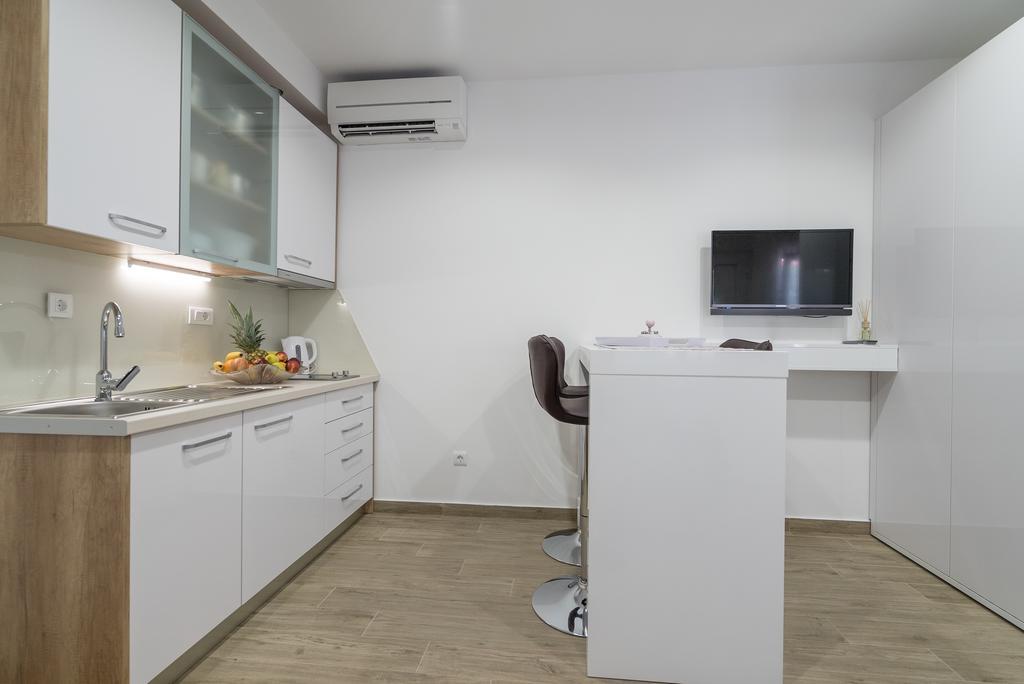 Drop In Split Luxury Suites Exteriör bild