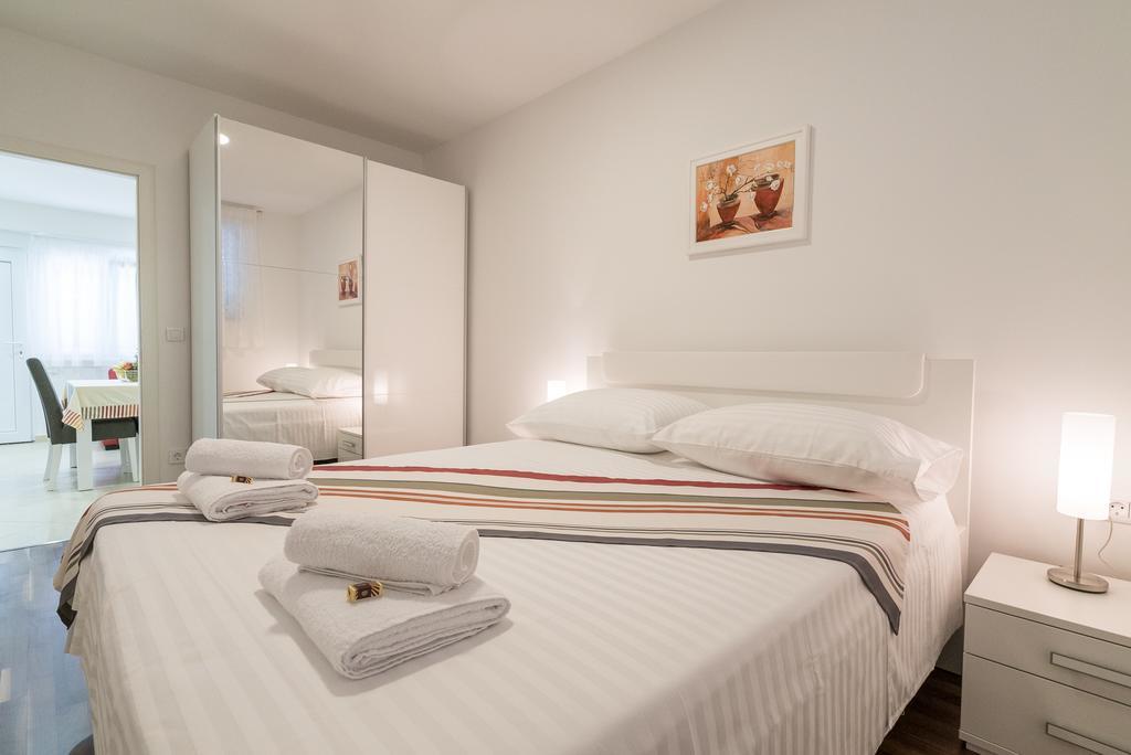 Drop In Split Luxury Suites Exteriör bild