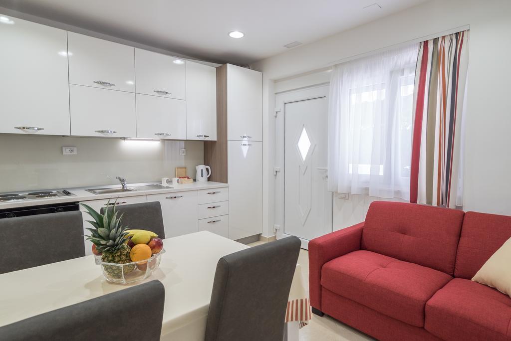 Drop In Split Luxury Suites Exteriör bild