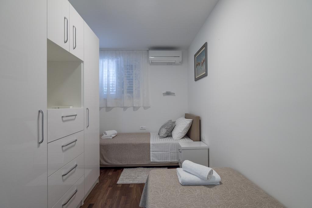 Drop In Split Luxury Suites Exteriör bild