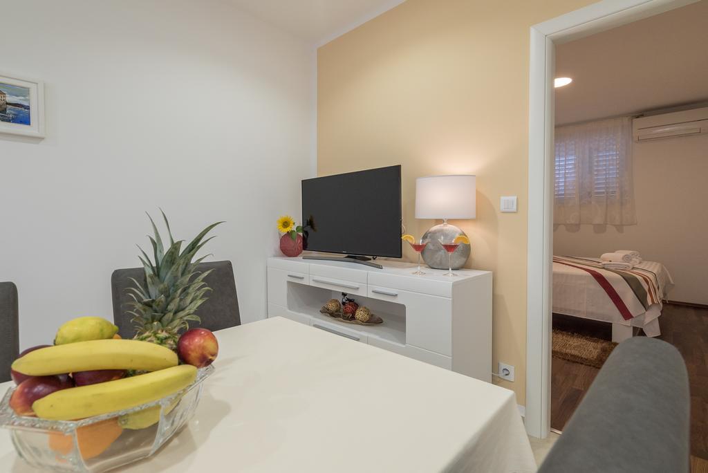 Drop In Split Luxury Suites Exteriör bild